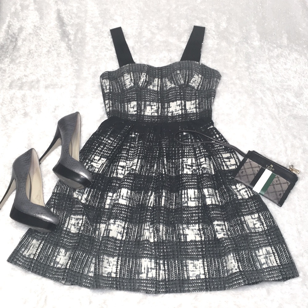 Black dress GUESS